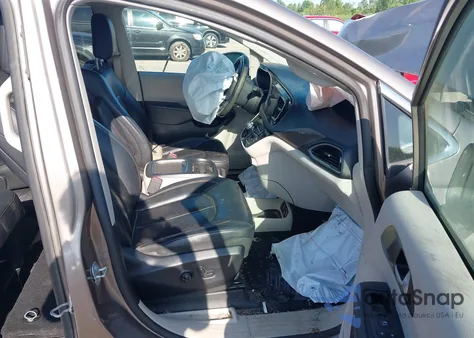 2018 Chrysler Pacifica Touring L Plus из США, поврежденный, VIN 2C4RC1EG7JR144274